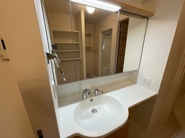 洗面設備　洗面所　洗髪洗面化粧台