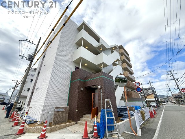 建物外観　オートロック、防犯カメラ付き！駐車場あります☆