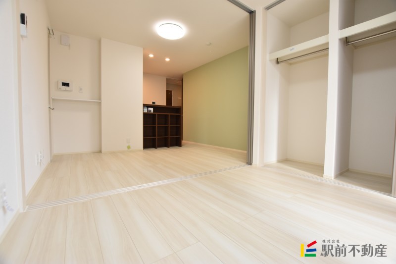 D-room下大利駅前の居間写真