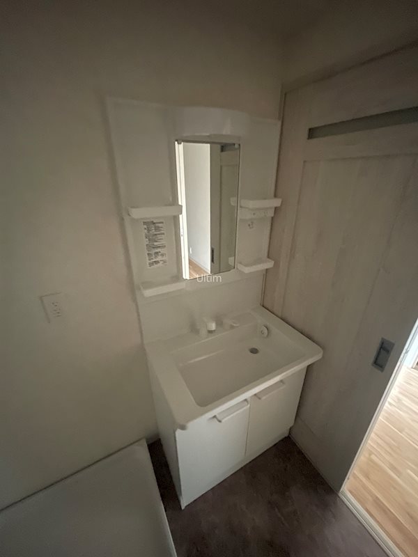 洗面設備　違うお部屋の写真です