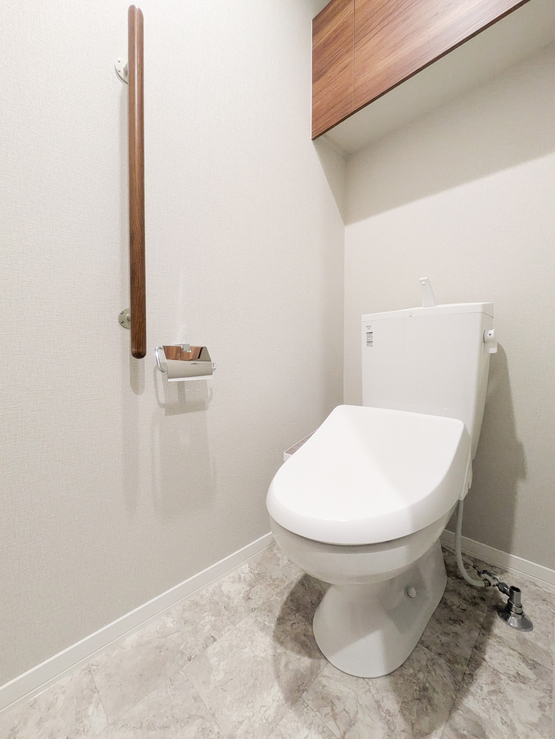 トイレ　温水洗浄便座付♪