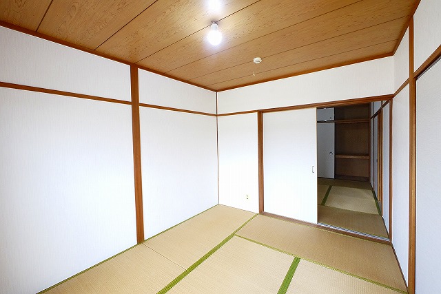 居室・リビング　きれいな和室です