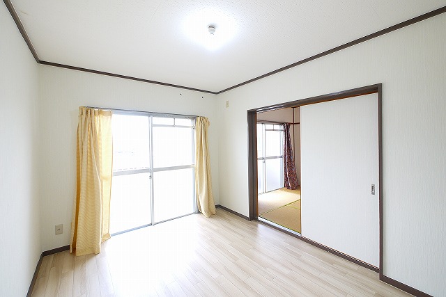 その他部屋・スペース　落ち着いた色調の洋室です