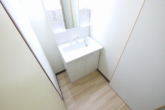 洗面設備　独立洗面化粧台付き