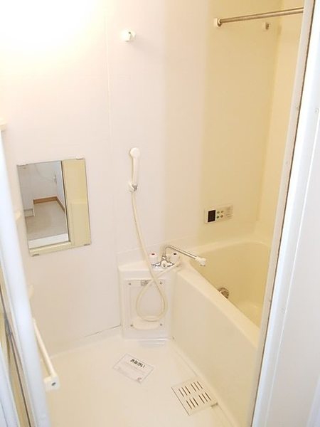 バス・シャワールーム　同じ建物の別のお部屋