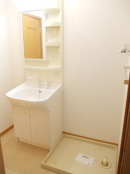 洗面設備　同じ建物の別のお部屋