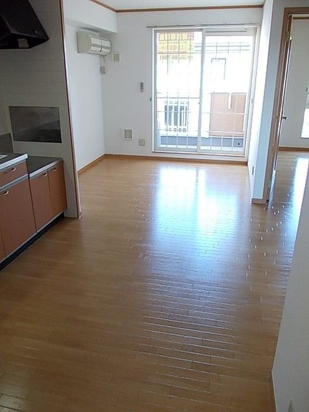 居室・リビング　同じ建物の別のお部屋