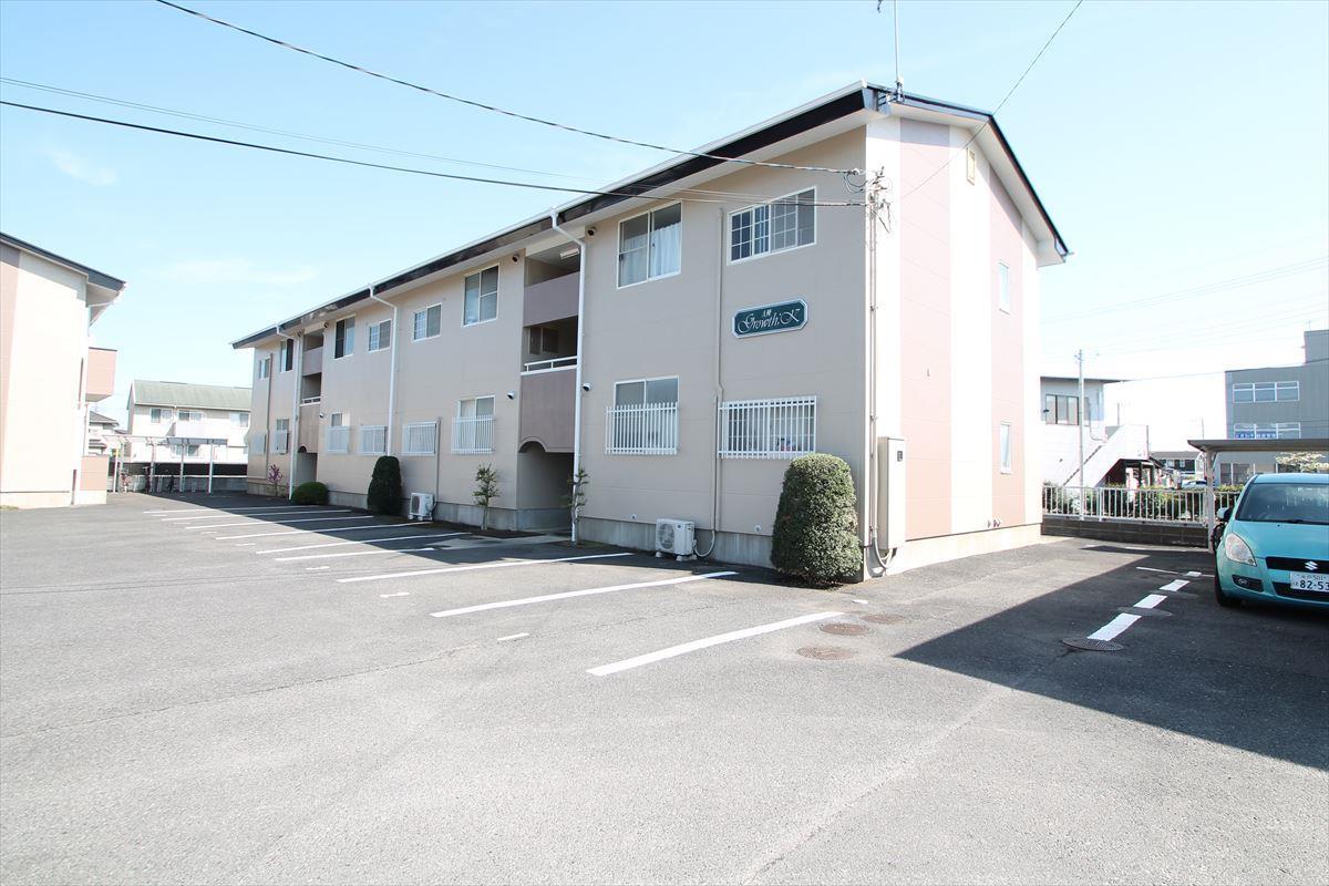 建物外観　住環境良好☆広々敷地☆