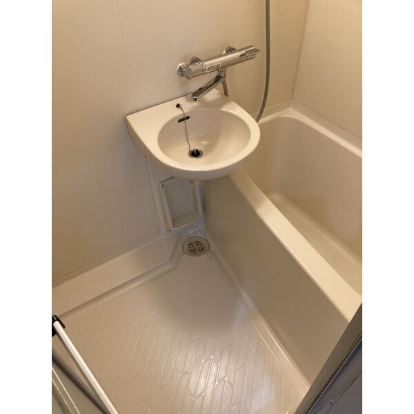 バス・シャワールーム　※別室の参考写真の為、現況優先です。