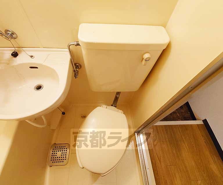 トイレ　清潔感あるユニットバス