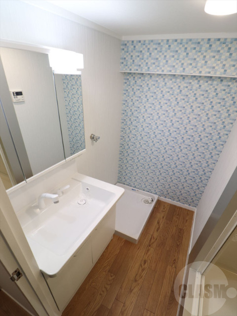 洗面設備　広々とした脱衣スペース