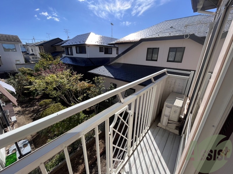 バルコニー　バルコニーが付いているので晴れた日は洗濯物が沢山干せますね。