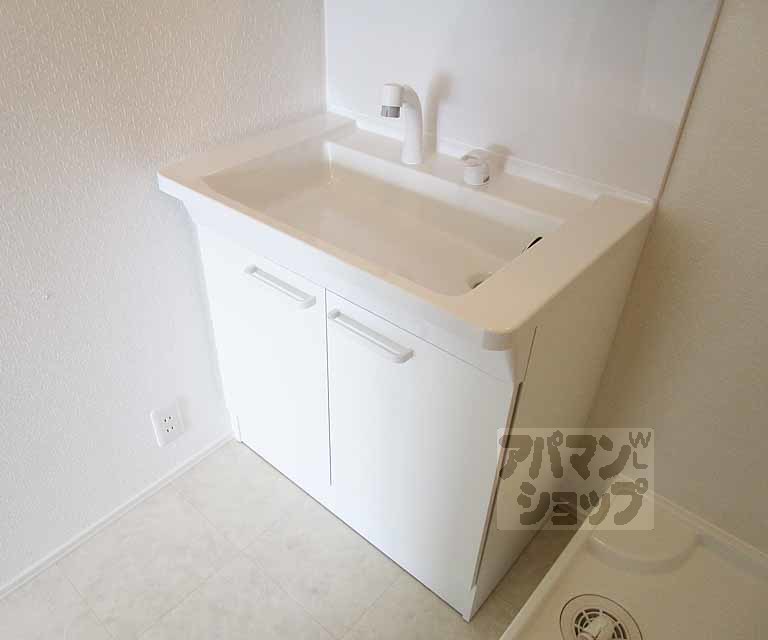 洗面設備　２０１号室の写真です。