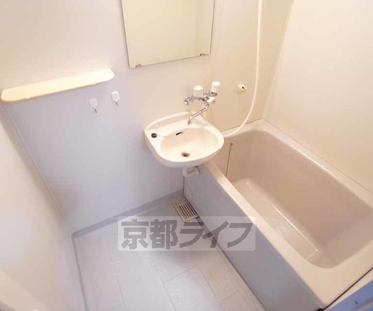 バス・シャワールーム　疲れも癒せるバスルーム！