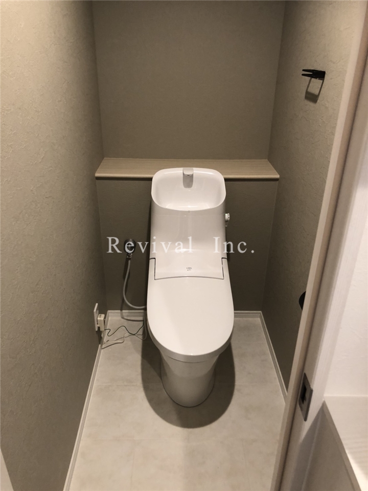 トイレ　もちろんシャワー機能付き