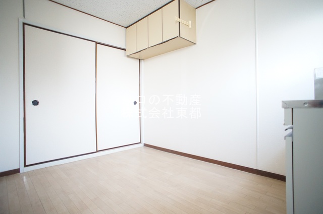 居室・リビング　ダイニングテーブルを置いたり自由にレイアウトできます☆