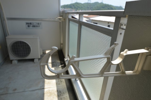 バルコニー　洗濯物干し用の棒があれば即座に使用できますよ！