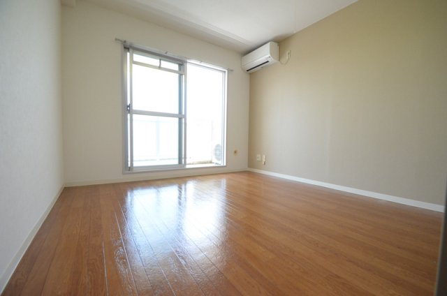 居室・リビング　日当たりが良いので室内でも植物と一緒に光合成することも出来る