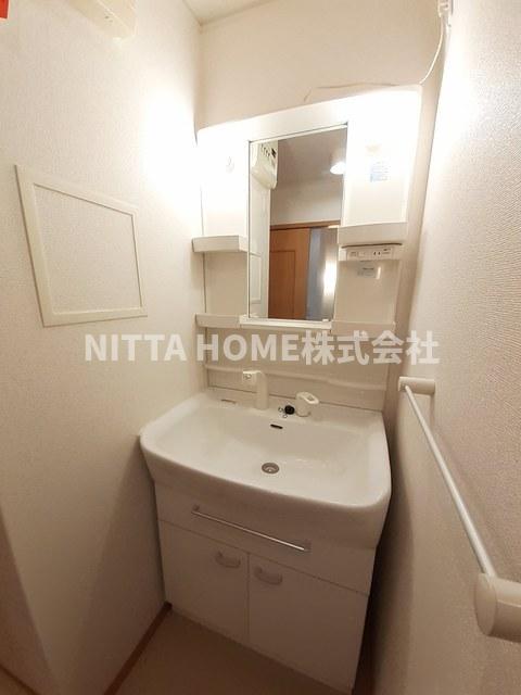 洗面設備　人気のシャワー付き洗面台♪