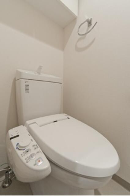 トイレ　別タイプ部屋　参考写真です