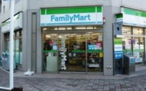 コンビニ　ファミリーマート芦花公園駅南店（コンビニ）まで50m