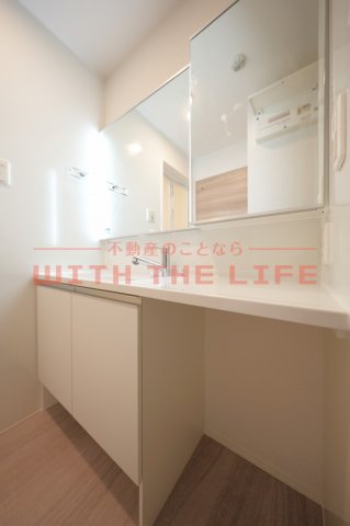 洗面設備　独立洗面台です