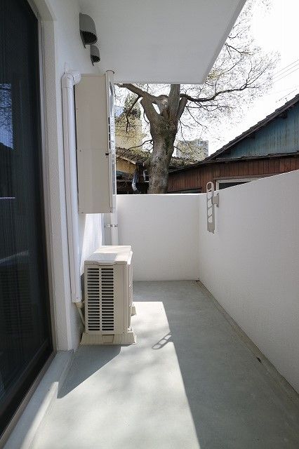 バルコニー　お洗濯にも便利なバルコニー付き