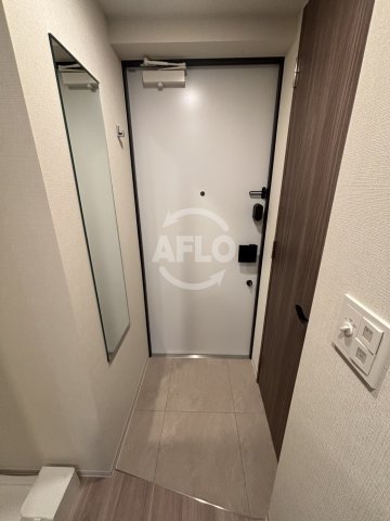 玄関　コンフォリア・リヴ本町WEST Q　玄関