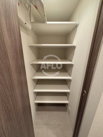 収納　コンフォリア・リヴ本町WEST Q　玄関収納