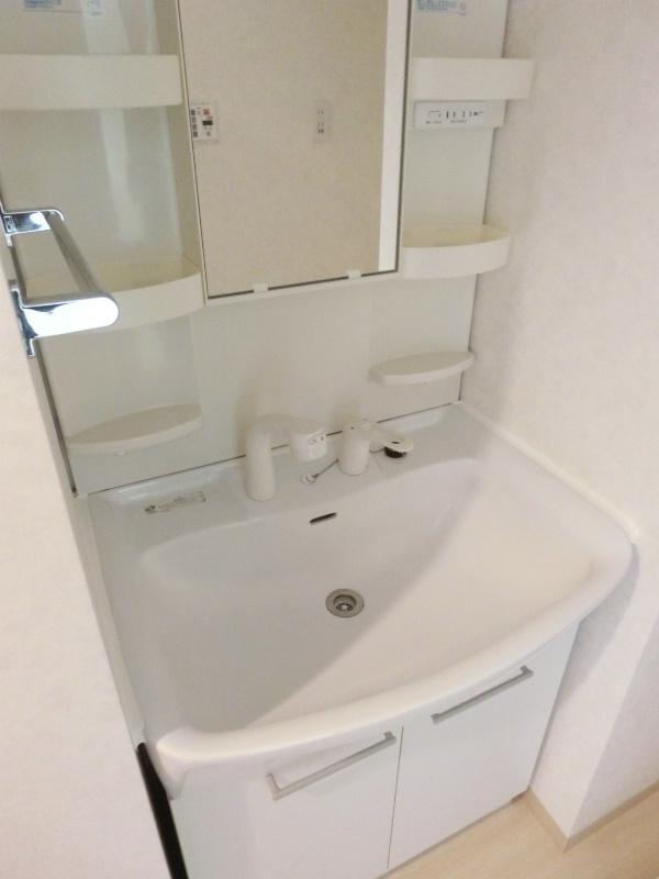 洗面設備　※同物件別号室参考写真