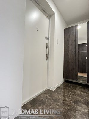 玄関　※別号室の参考写真になります。