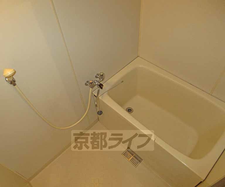 バス・シャワールーム　キレイなお風呂ですよ