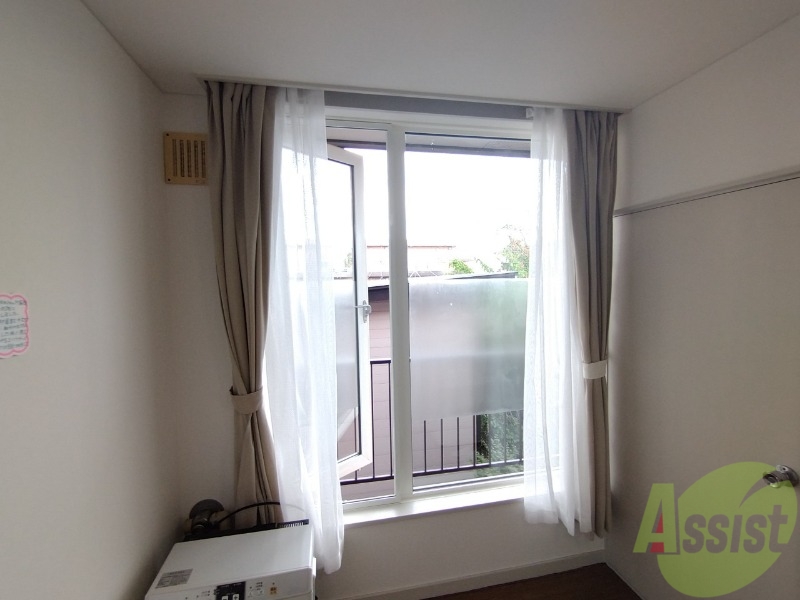 バルコニー　窓を開けると風通しも良く、気分も上がりそう！