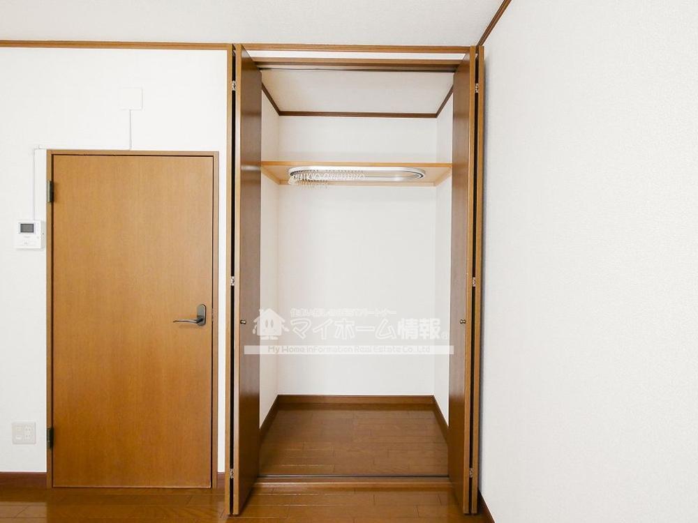 収納　回転ハンガー付きでお洋服選びもラクラク♪♪