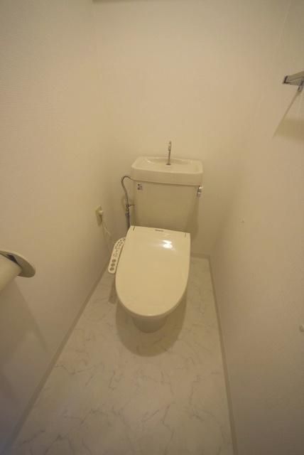 トイレ　もちろんバストイレは別