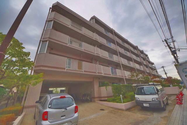 建物外観　鉄筋コンクリート造