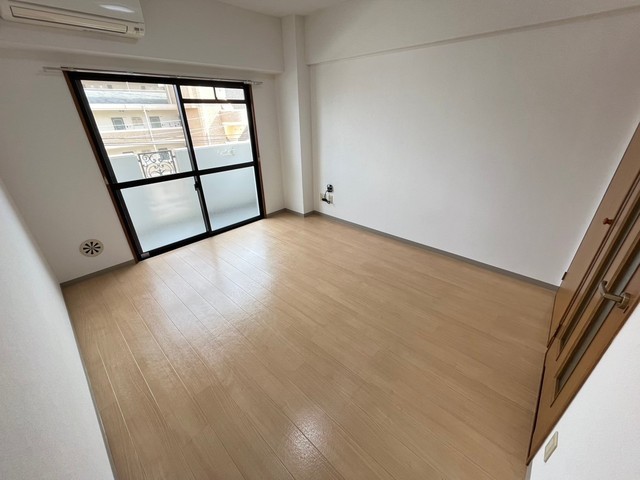 居室・リビング　別号室の写真です