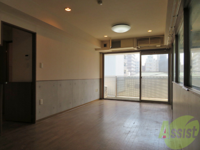 居室・リビング　陽の光が差し込む明るいお部屋は気持がいいですね。