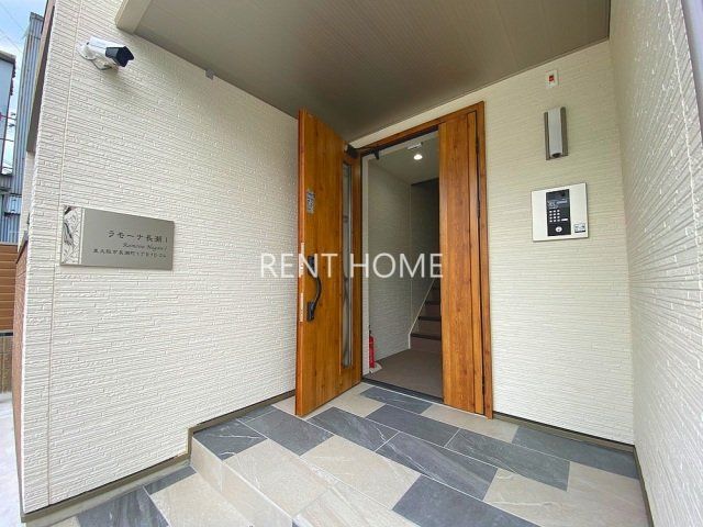 エントランス　オートロック完備