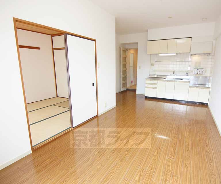 居室・リビング　１０帖超えの大きなリビングです。