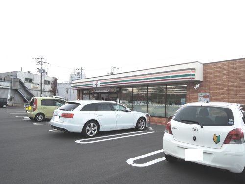 コンビニ　セブンイレブン 阪南市役所前店（コンビニ）まで563m