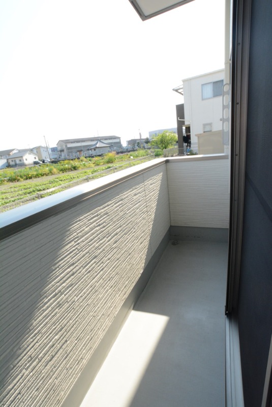 バルコニー　南向きで日当たり良好