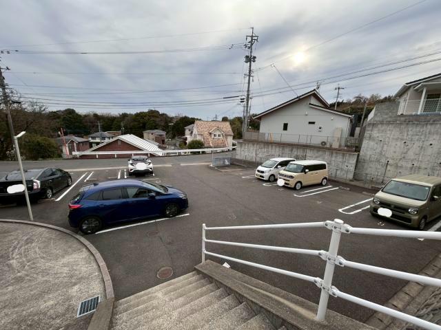 駐車場　駐車場