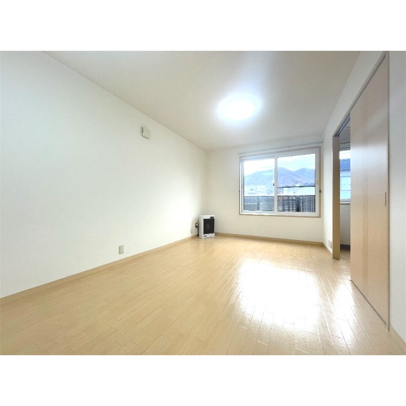 居室・リビング　明るいリビングです♪