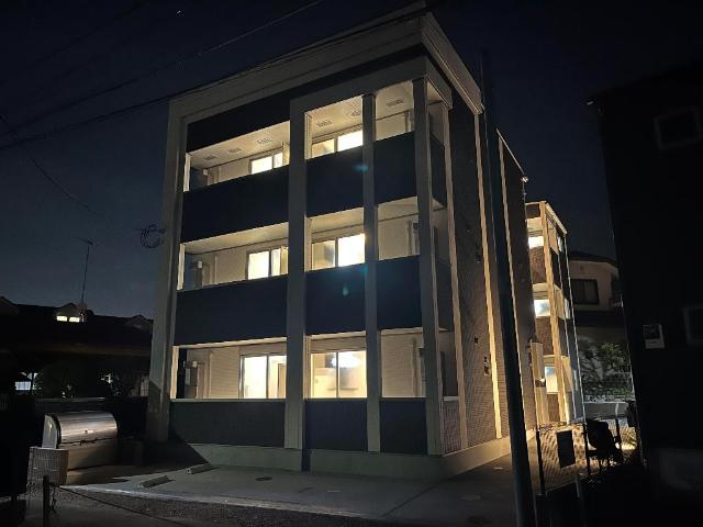 建物外観　外観写真（夜）