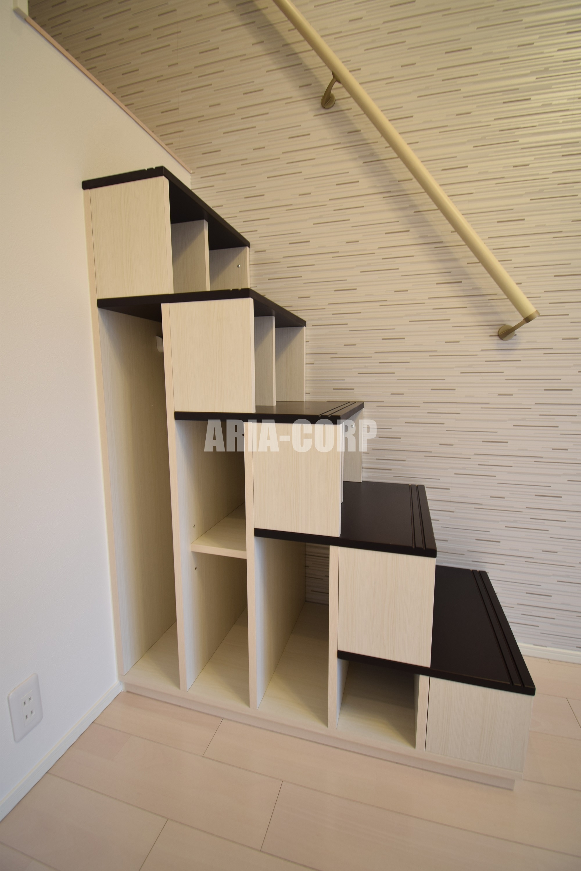 その他設備　ロフト階段下にも収納付♪