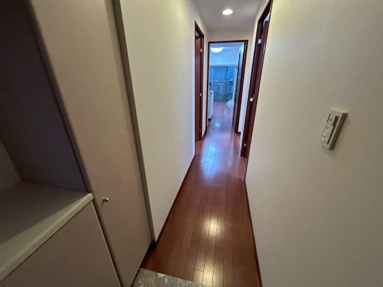 玄関　収納もある玄関です