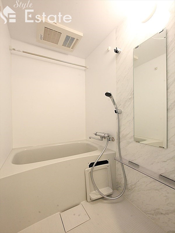 バス・シャワールーム　バスルーム