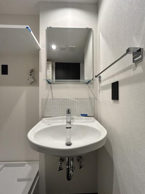 洗面設備　ゆったりとスペースのある洗面所