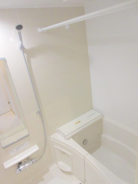 バス・シャワールーム　疲れた体を癒せる追い焚き・乾燥機能付きバスルーム